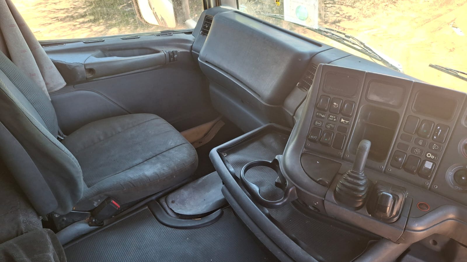2003 Scania 380 Auto Horse Truck Tractor