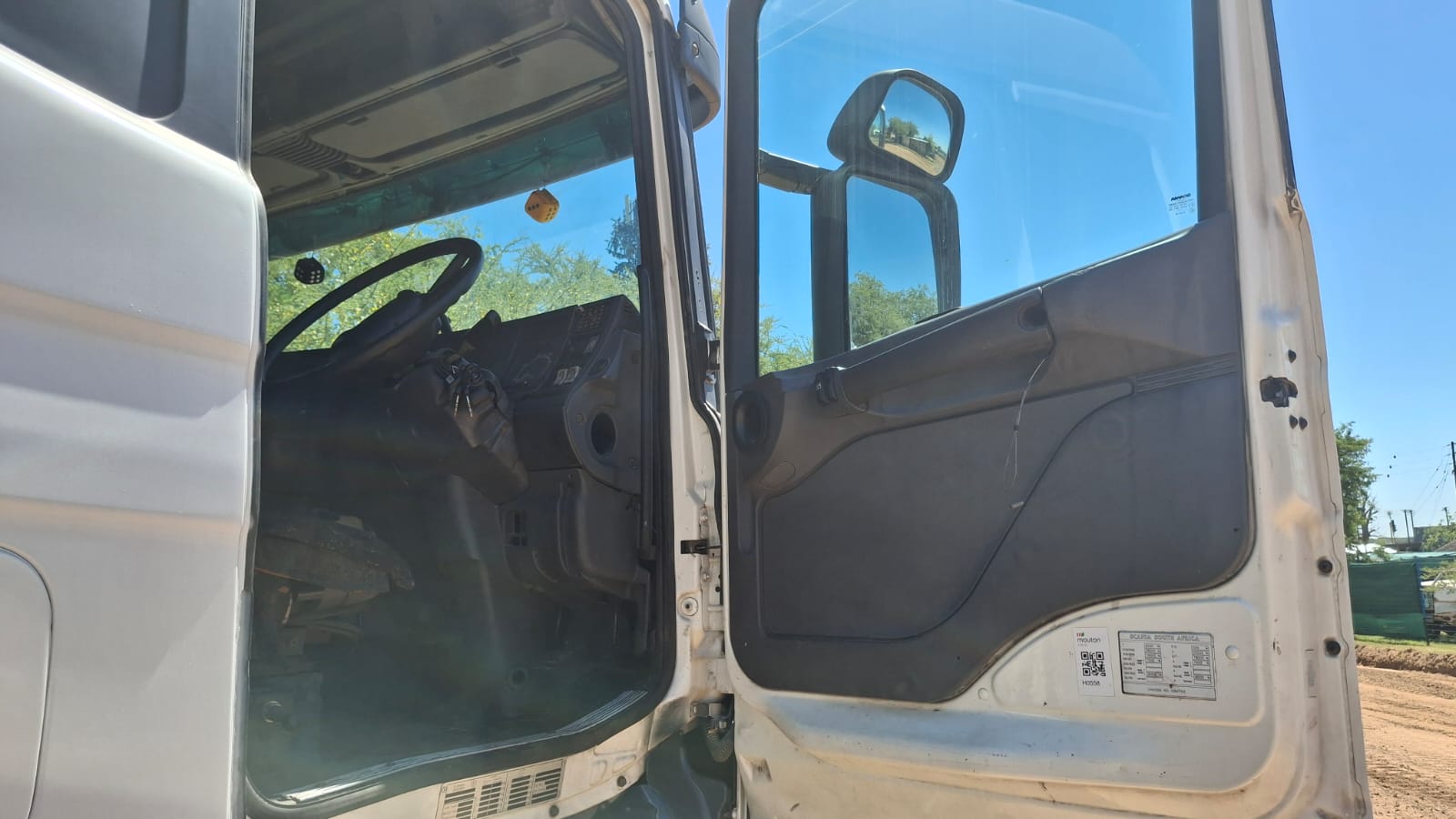 2003 Scania 380 Auto Horse Truck Tractor