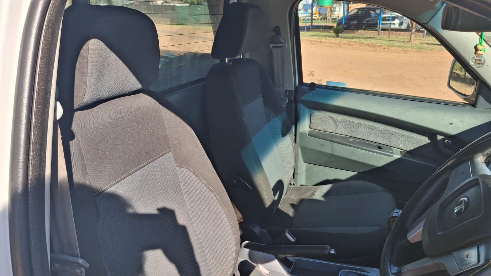 TATA Xenon Bakkie LDV 2.2 Diesel Turbo Dicor Aircon Canopy