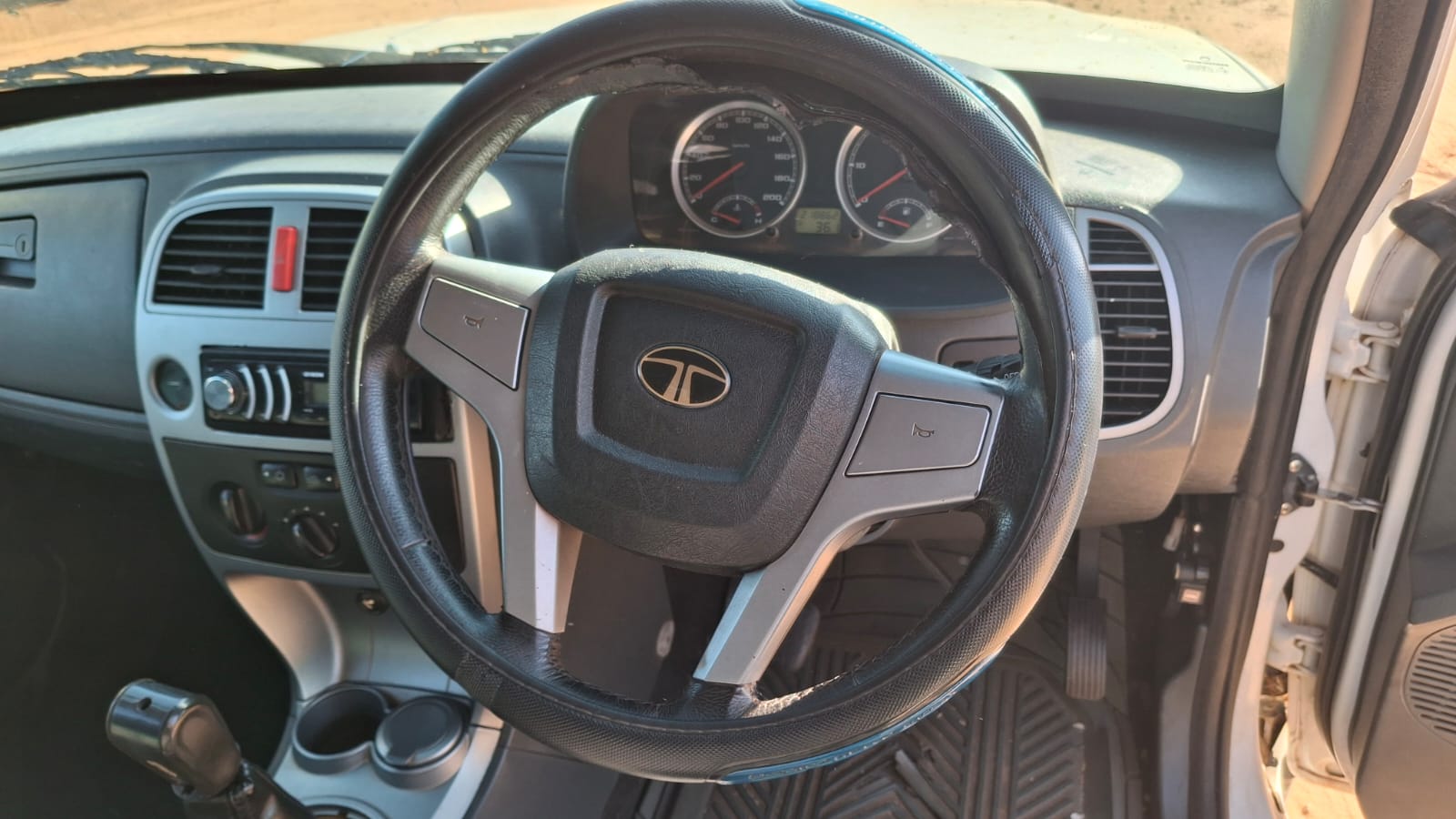 TATA Xenon Bakkie LDV 2.2 Diesel Turbo Dicor Aircon Canopy