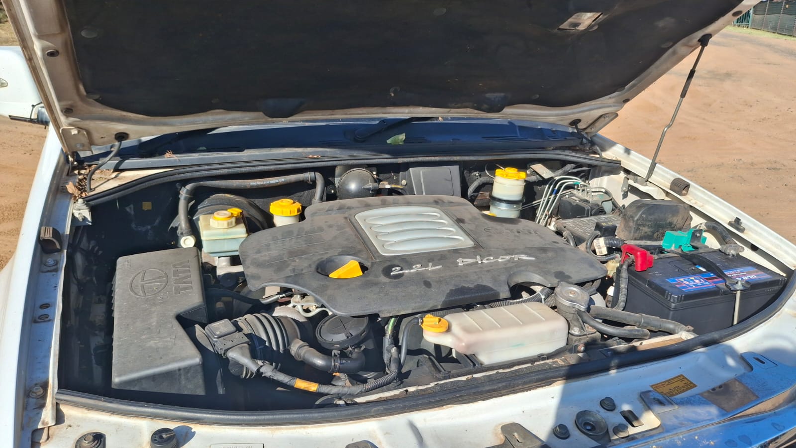 TATA Xenon Bakkie LDV 2.2 Diesel Turbo Dicor Aircon Canopy