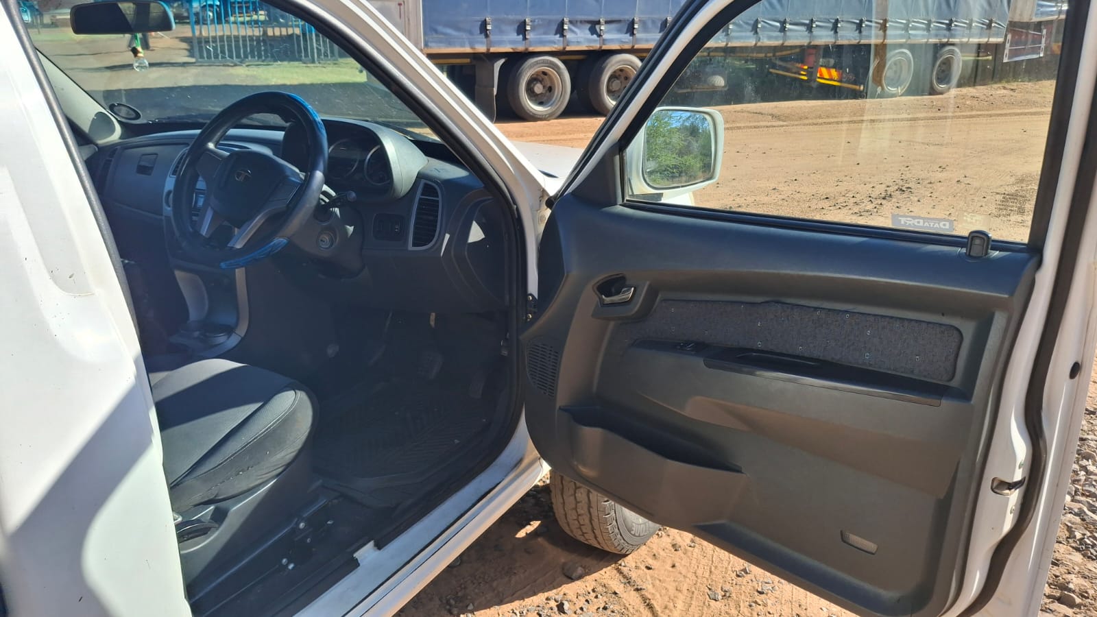 TATA Xenon Bakkie LDV 2.2 Diesel Turbo Dicor Aircon Canopy
