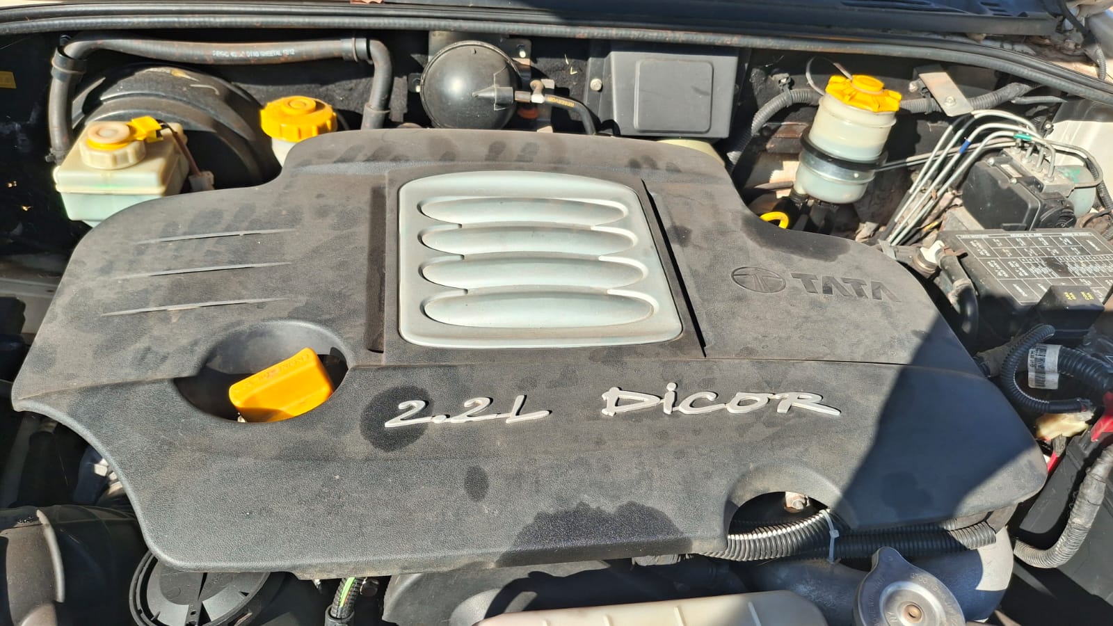 TATA Xenon Bakkie LDV 2.2 Diesel Turbo Dicor Aircon Canopy