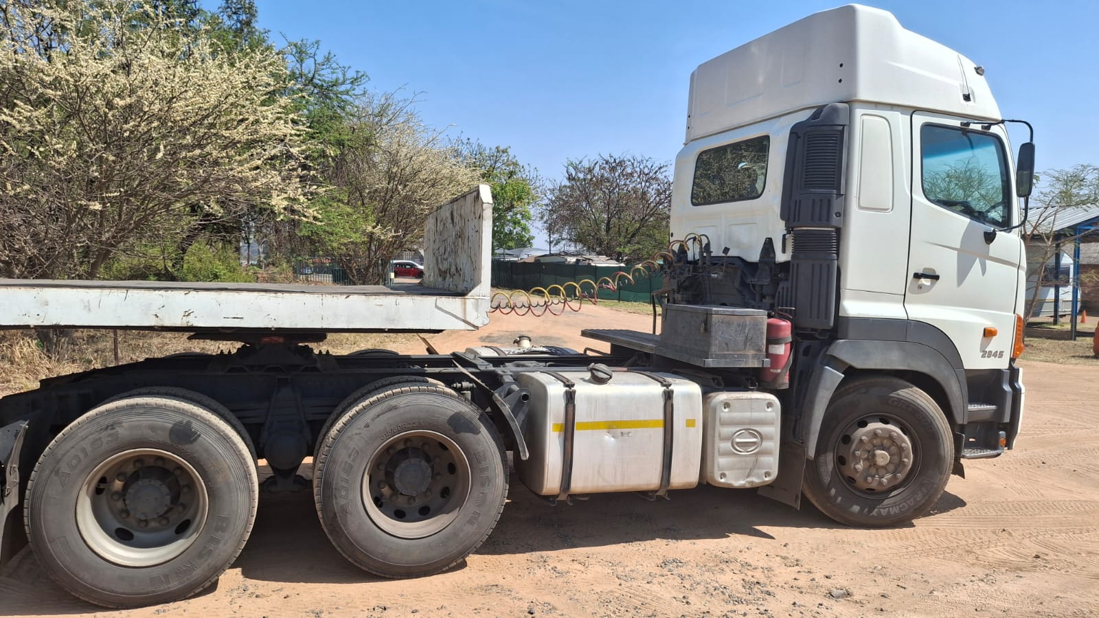 Hino 700 2845 Truck Tractor Horse 6x4 Neat Maintained