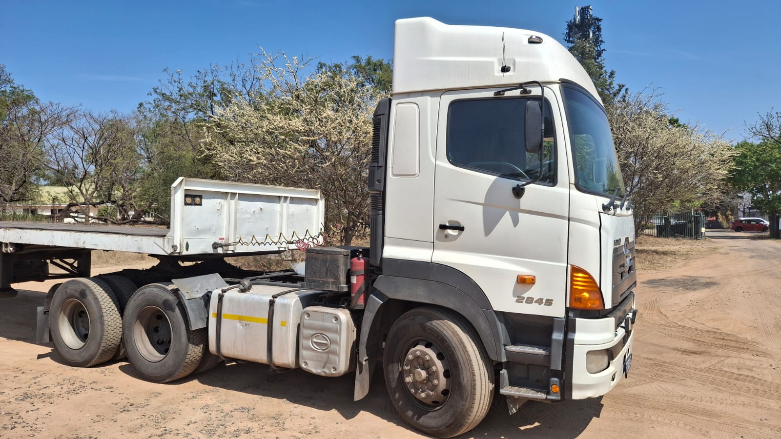 Hino 700 2845 Truck Tractor Horse 6x4 Neat Maintained