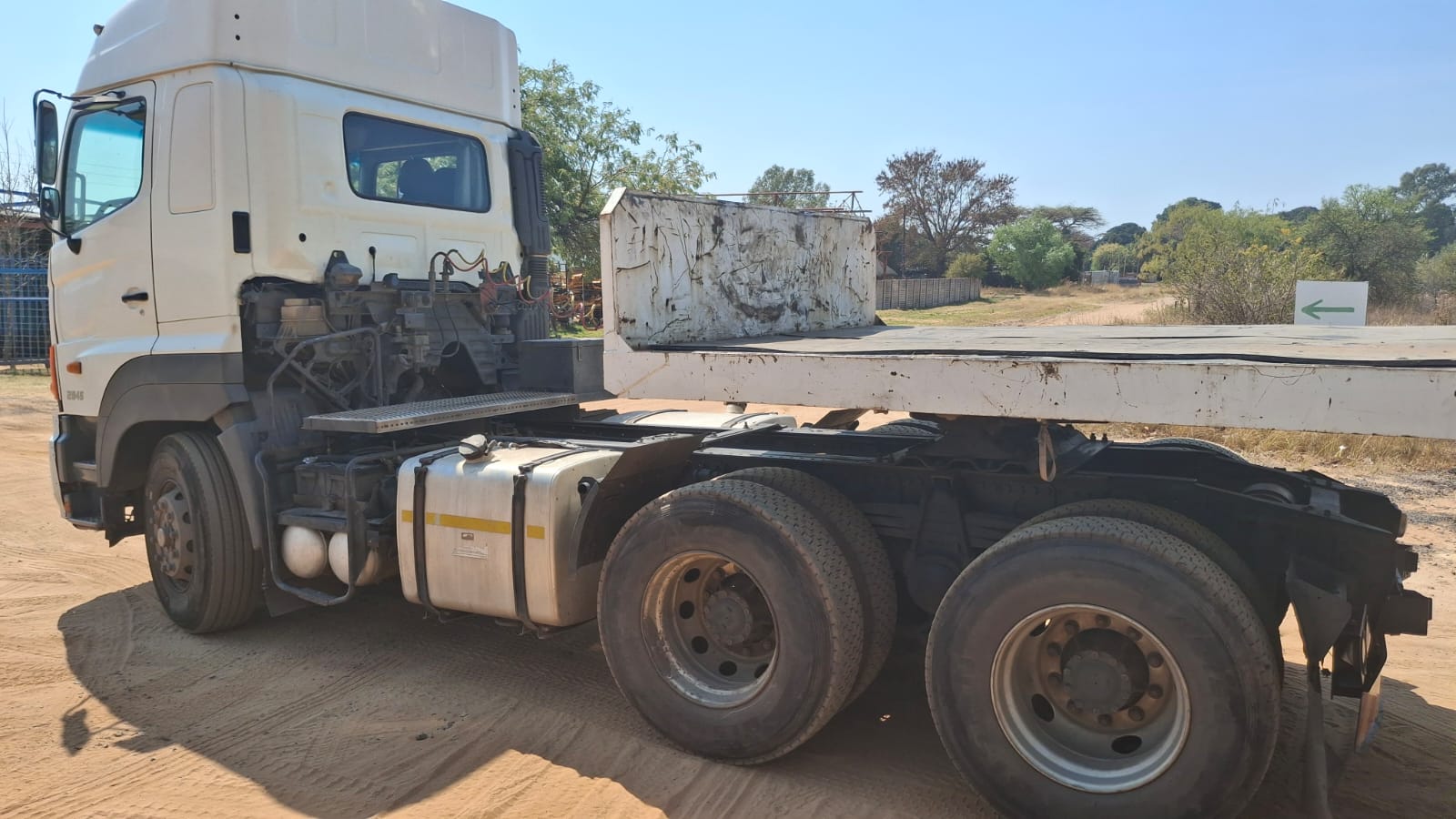 Hino 700 2845 Truck Tractor Horse 6x4 Neat Maintained