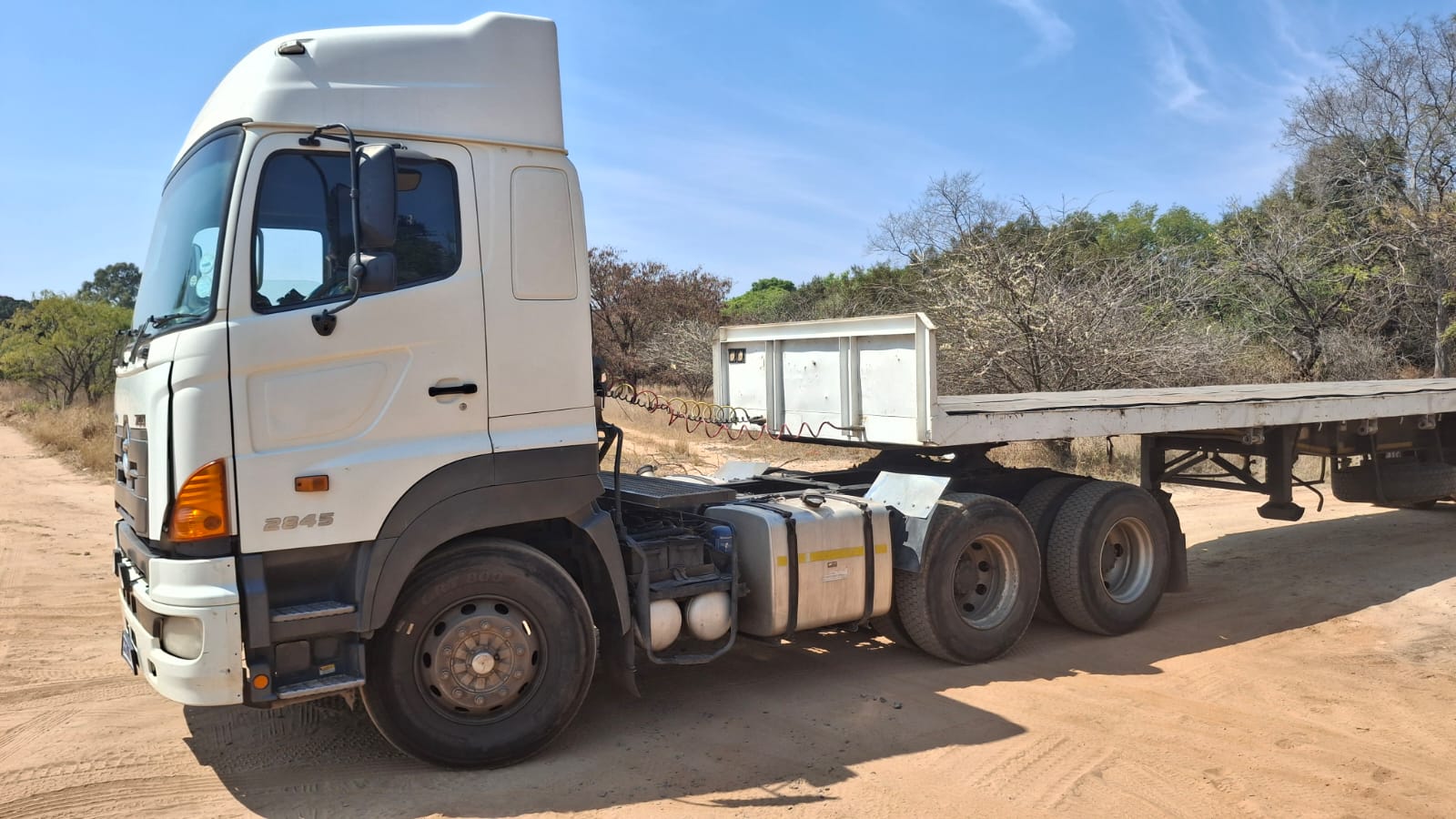 Hino 700 2845 Truck Tractor Horse 6x4 Neat Maintained