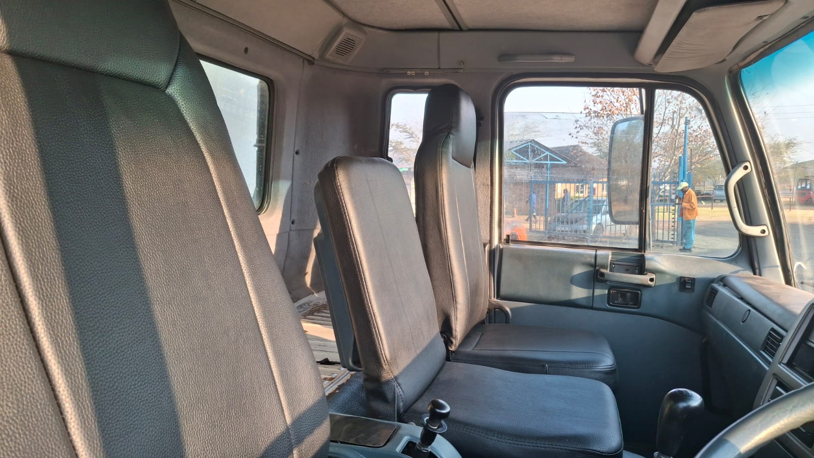 Nissan UD 90 6 Cubic Tipper