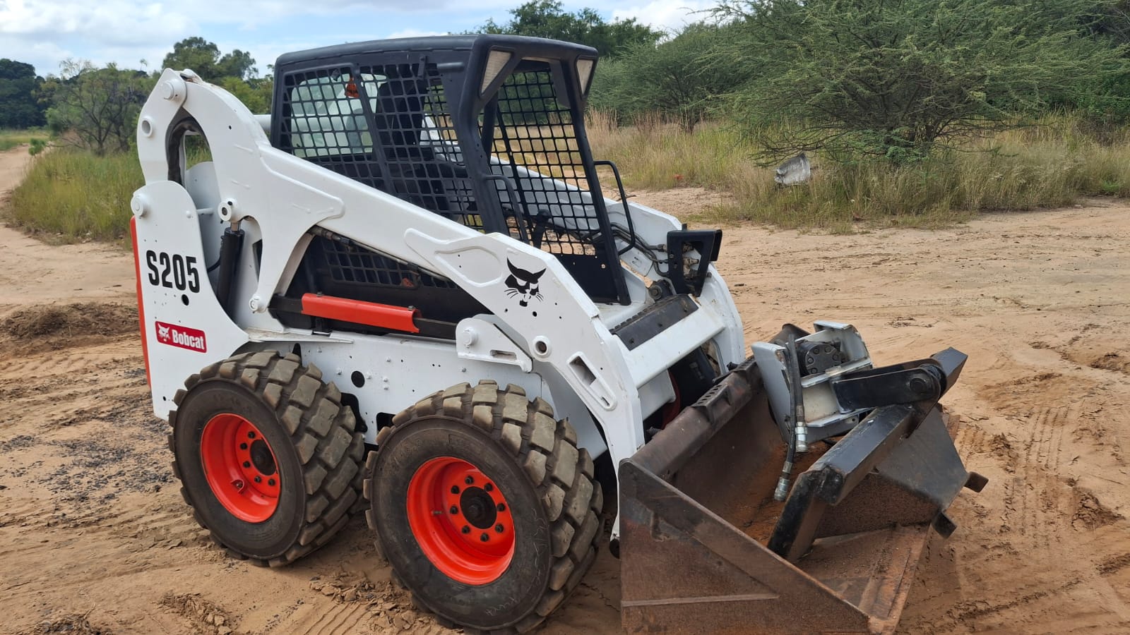 Bobcat S205 Skidsteer & Attachment Auger