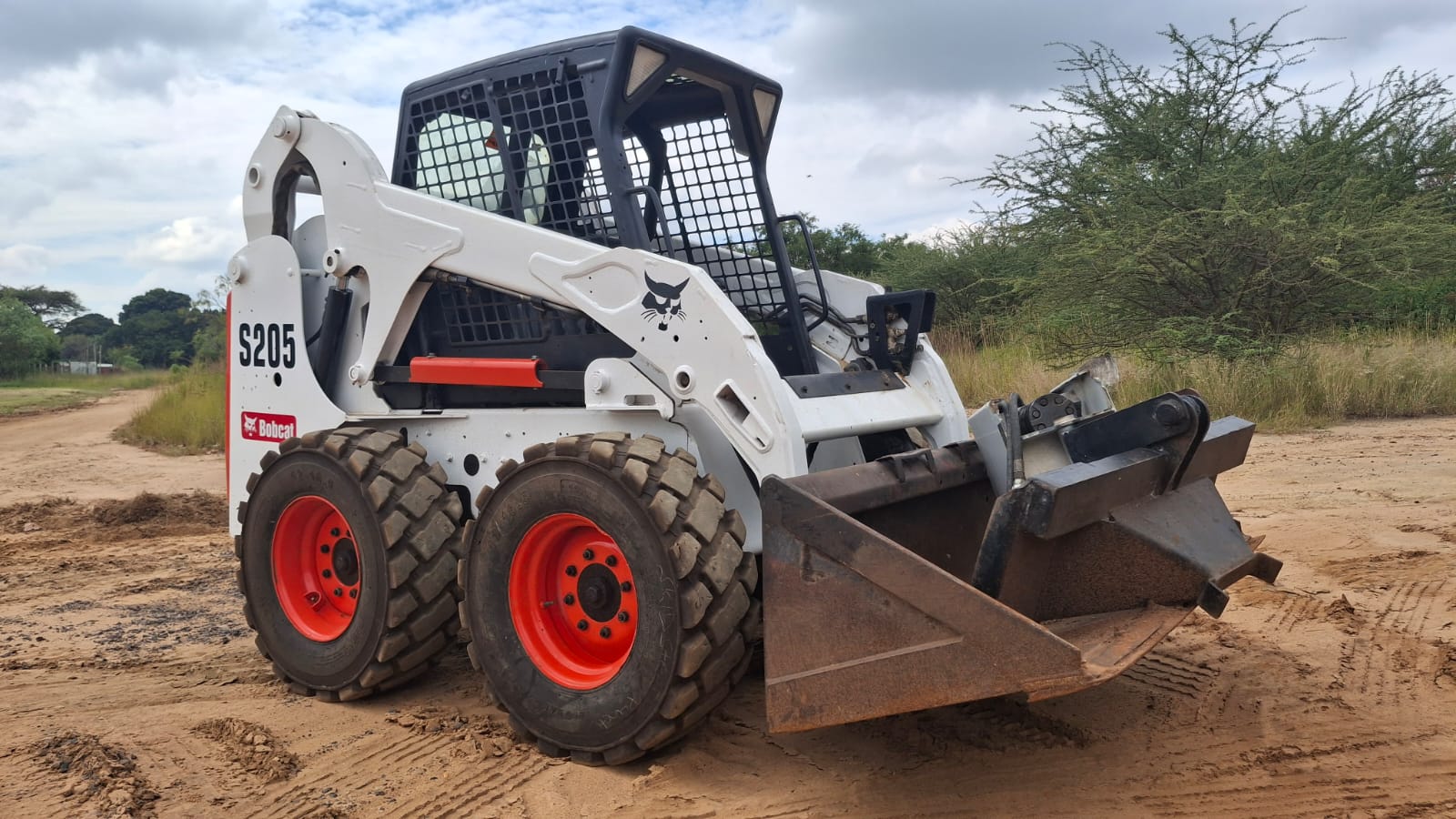 Bobcat S205 Skidsteer & Attachment Auger