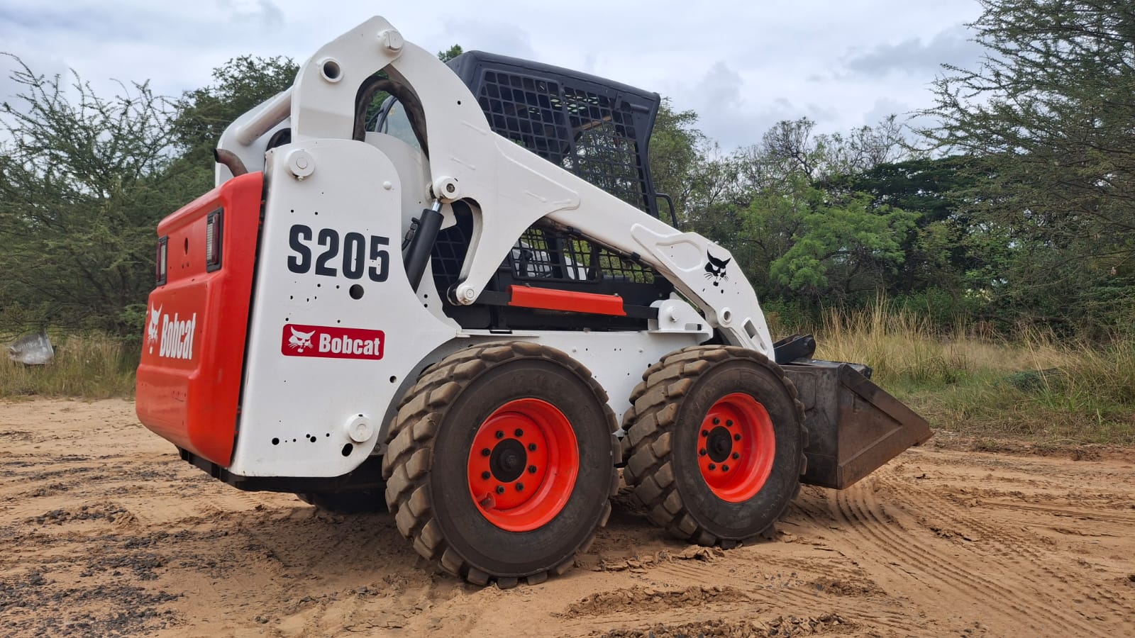 Bobcat S205 Skidsteer & Attachment Auger