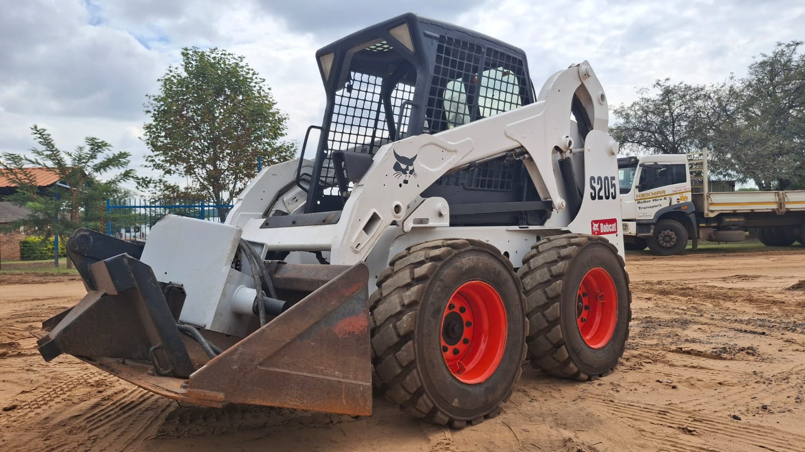 Bobcat S205 Skidsteer & Attachment Auger