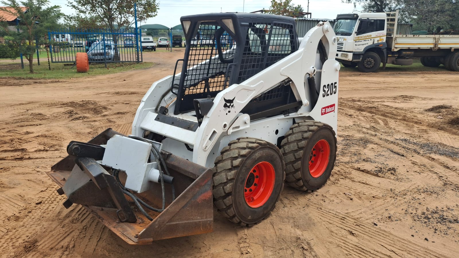 Bobcat S205 Skidsteer & Attachment Auger