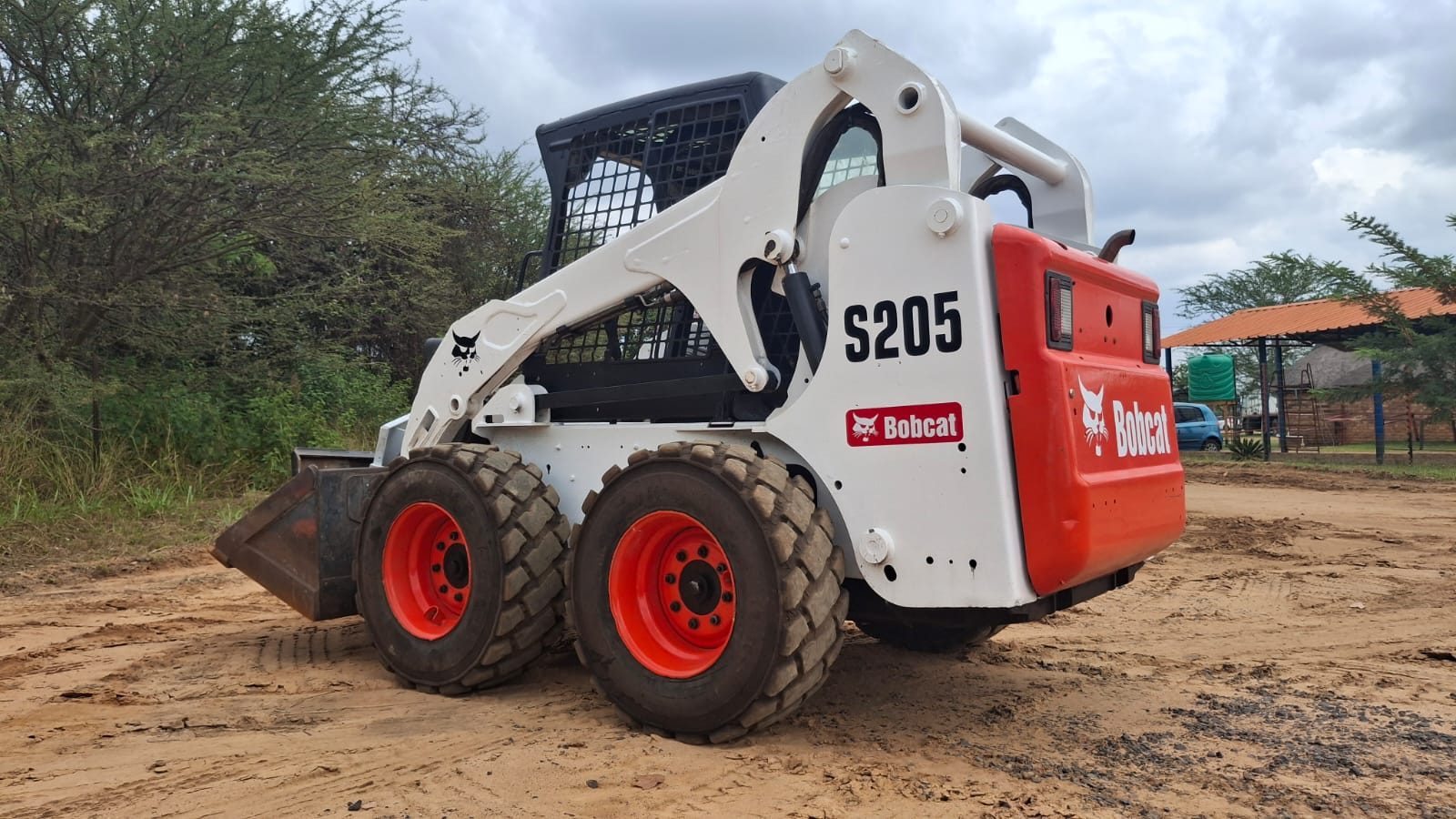 Bobcat S205 Skidsteer & Attachment Auger