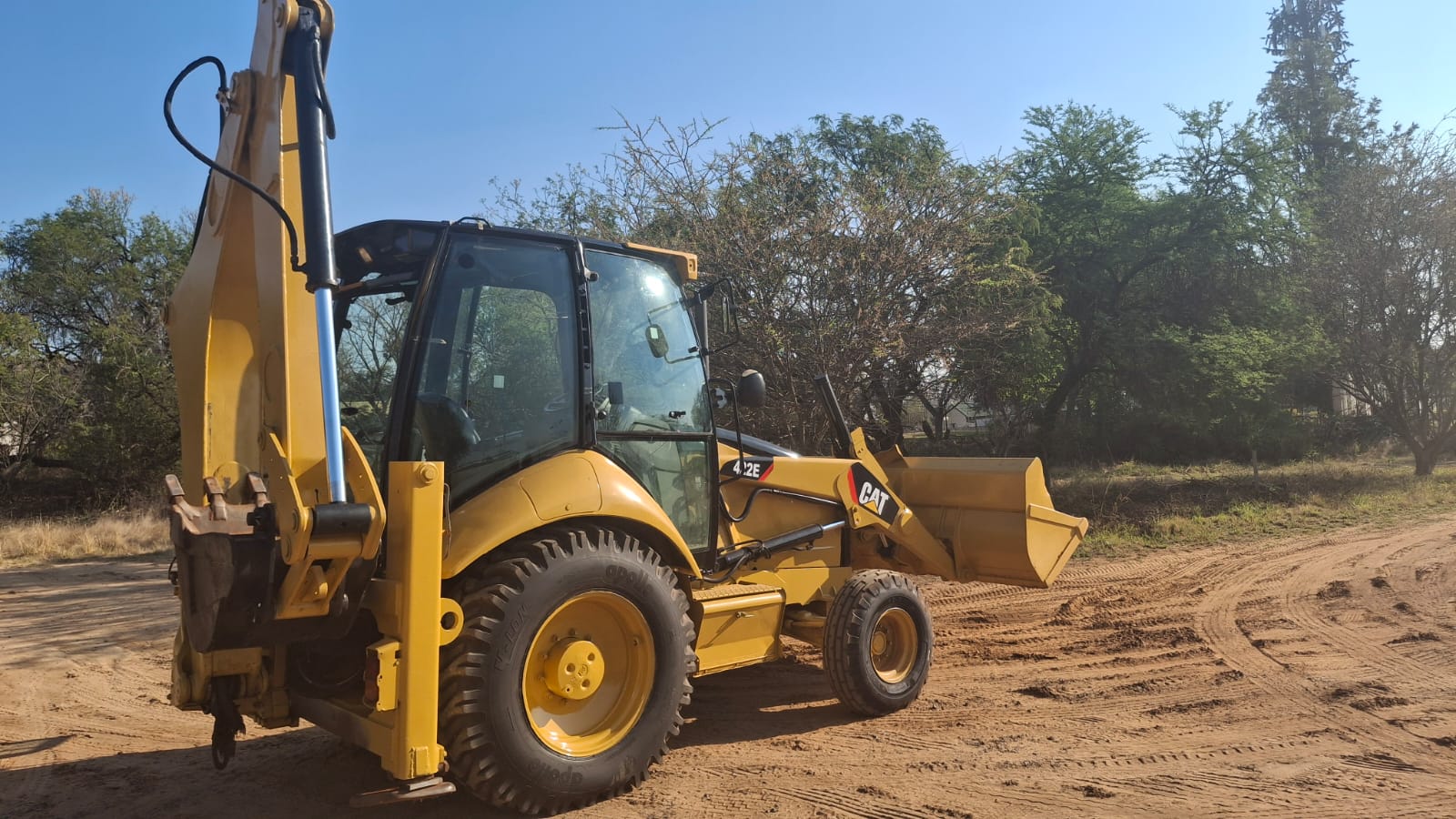 CAT 422E TLB Backhoe Loader Maintained  Neat