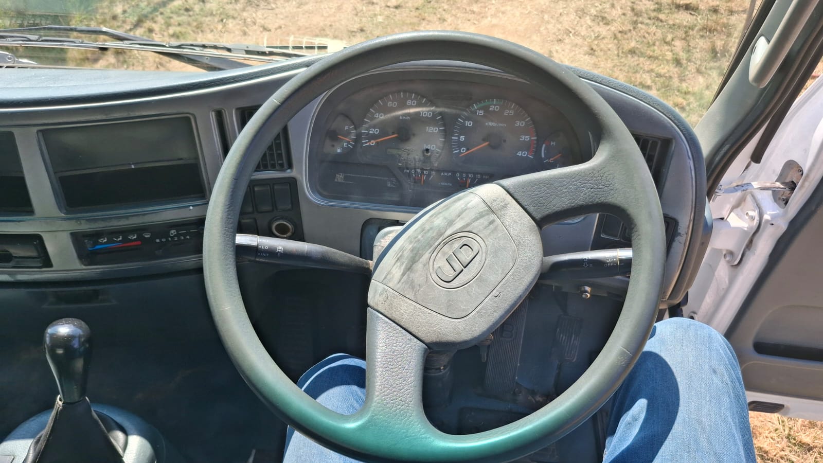 Nissan UD 85 6 Cubic Tipper