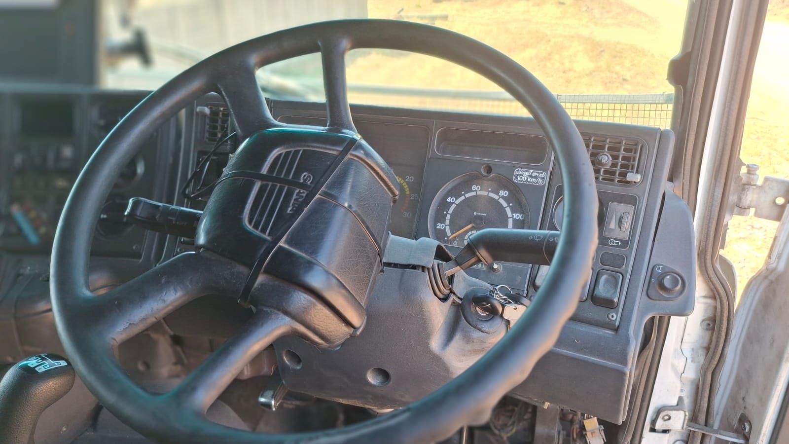 Scania 2004 Horse Truck Tractor