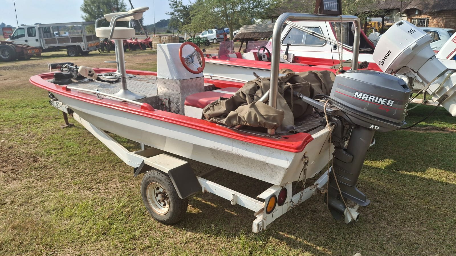 Bass Boat 4.3m Mariner 30 Hp Trolling Motor