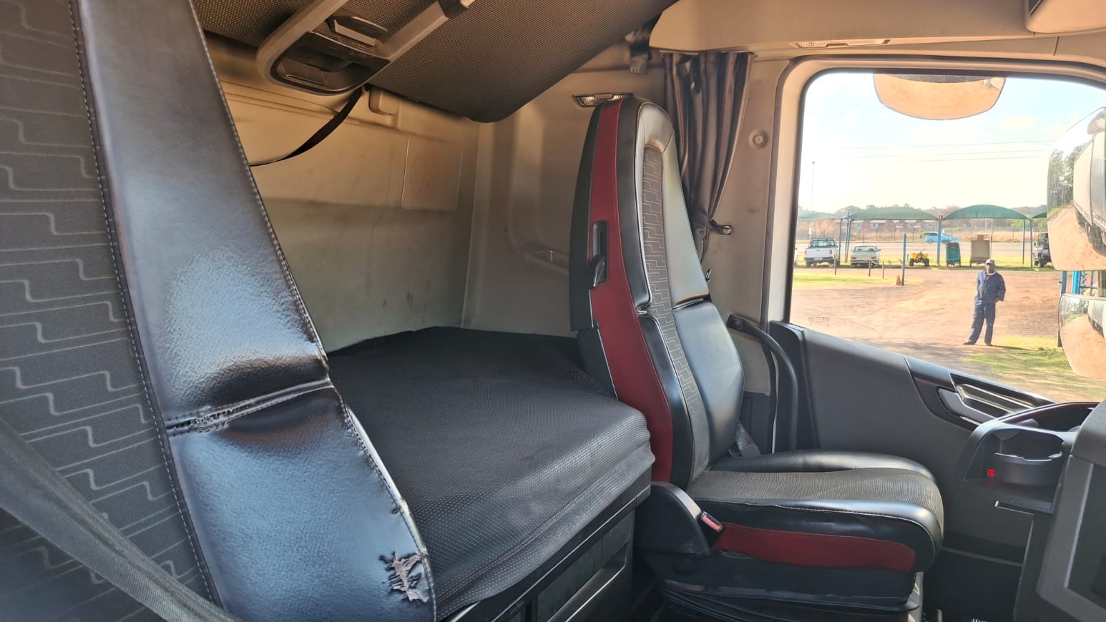 Volvo 520 Aircon -  Neat and Maintained