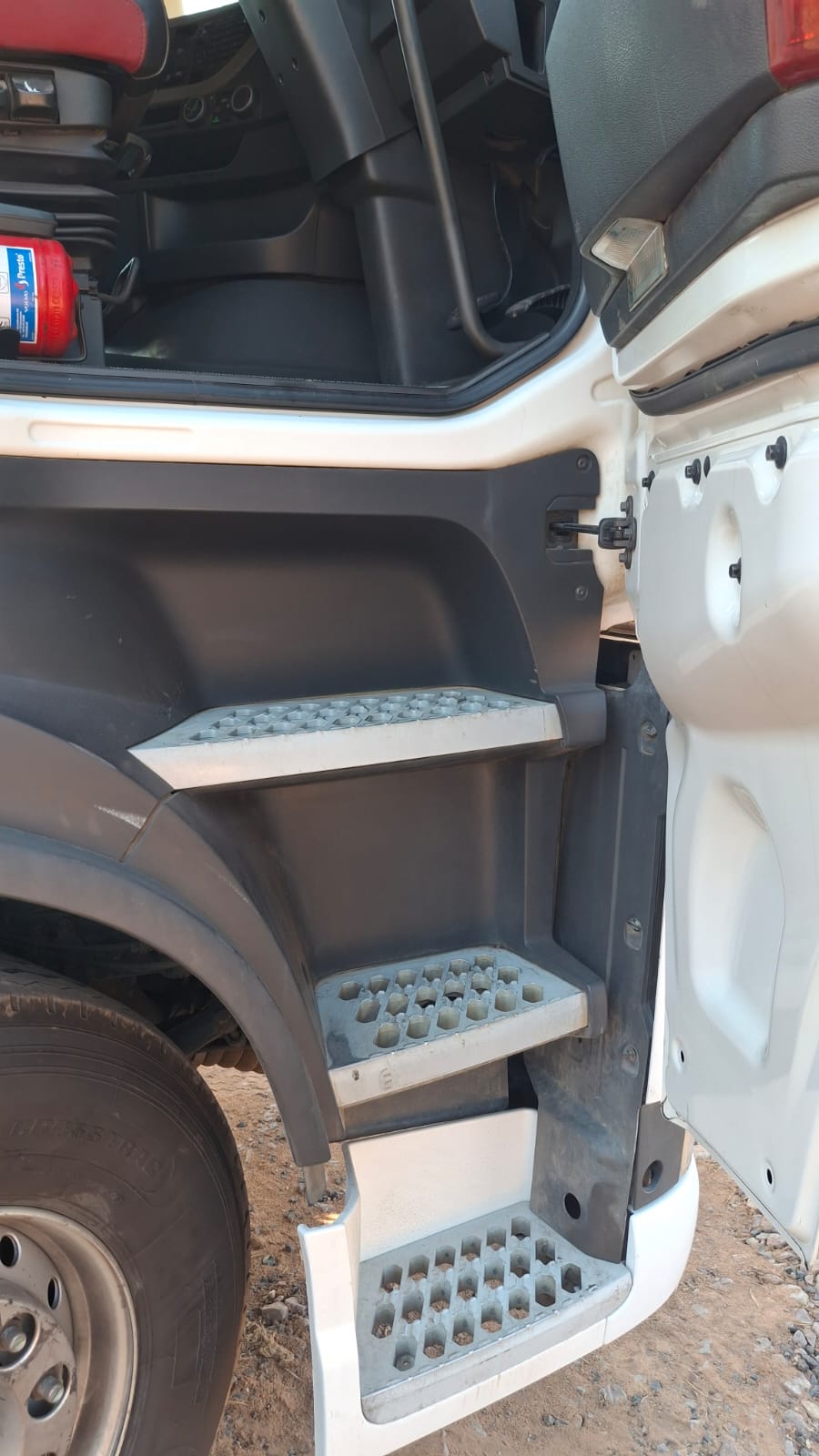 Volvo 520 Aircon -  Neat and Maintained