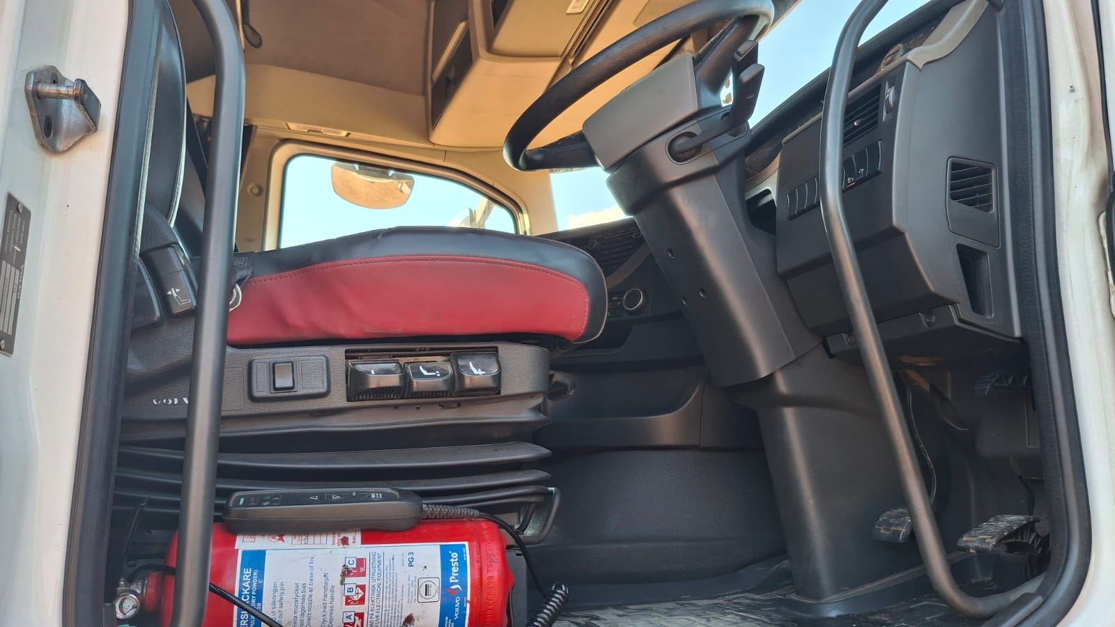 Volvo 520 Aircon -  Neat and Maintained