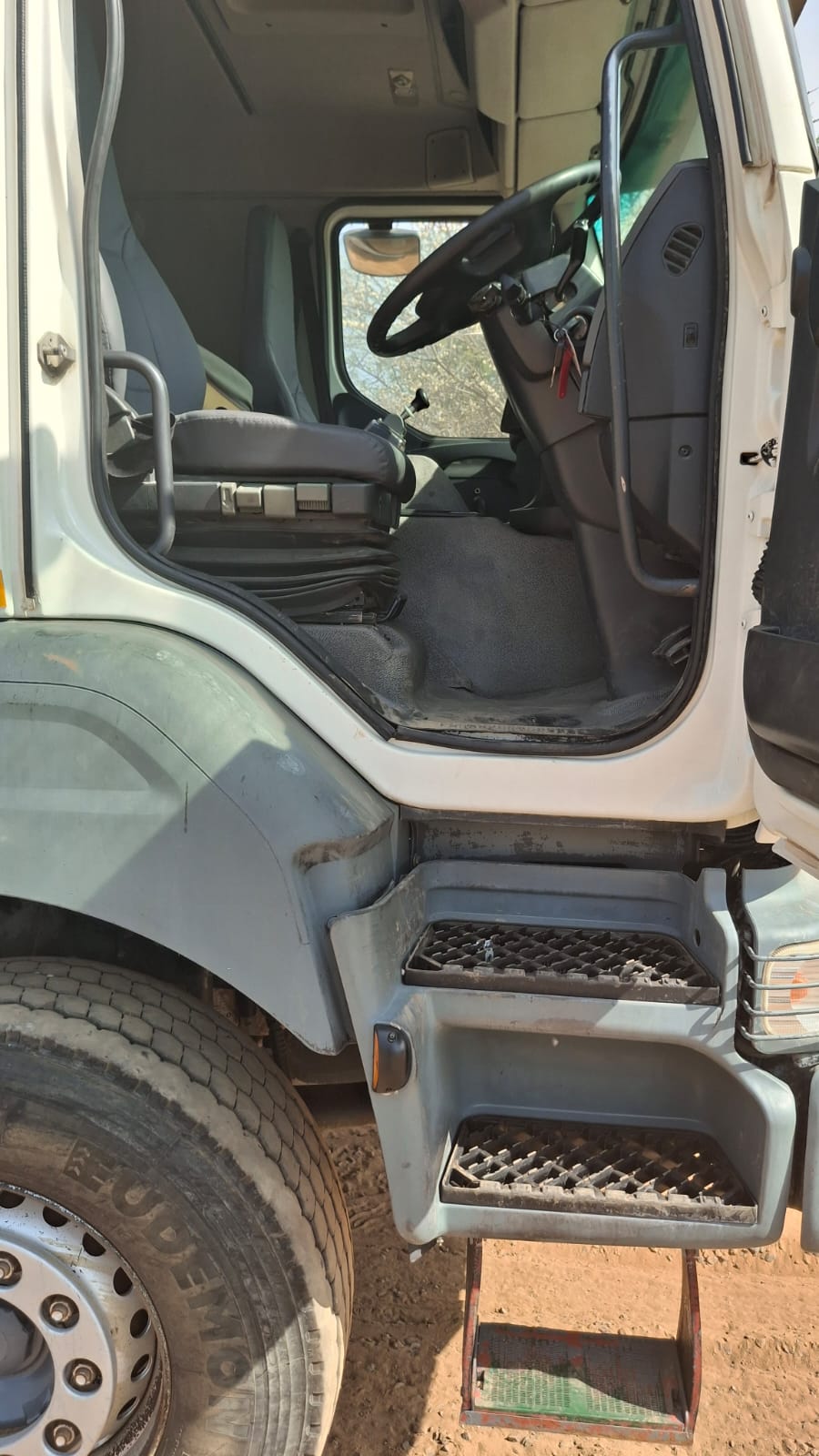 Renault Kerax 440 Dxi 8x4 15 Cubic Tipper One Owner Maintained