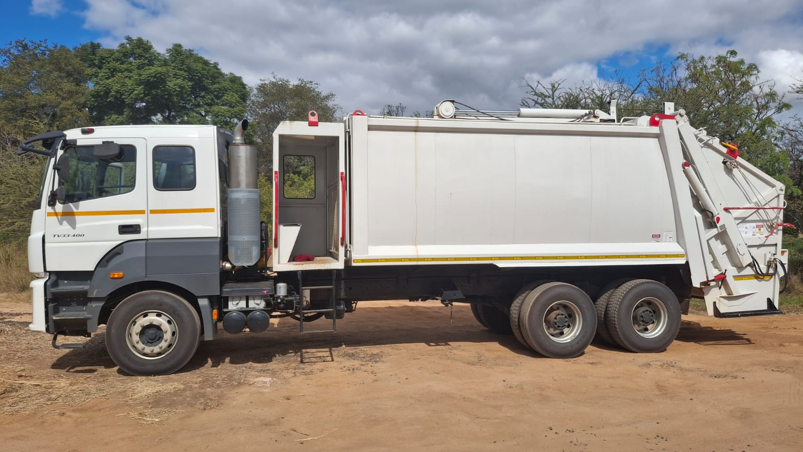 Fuso Compactor 33-400 6x4