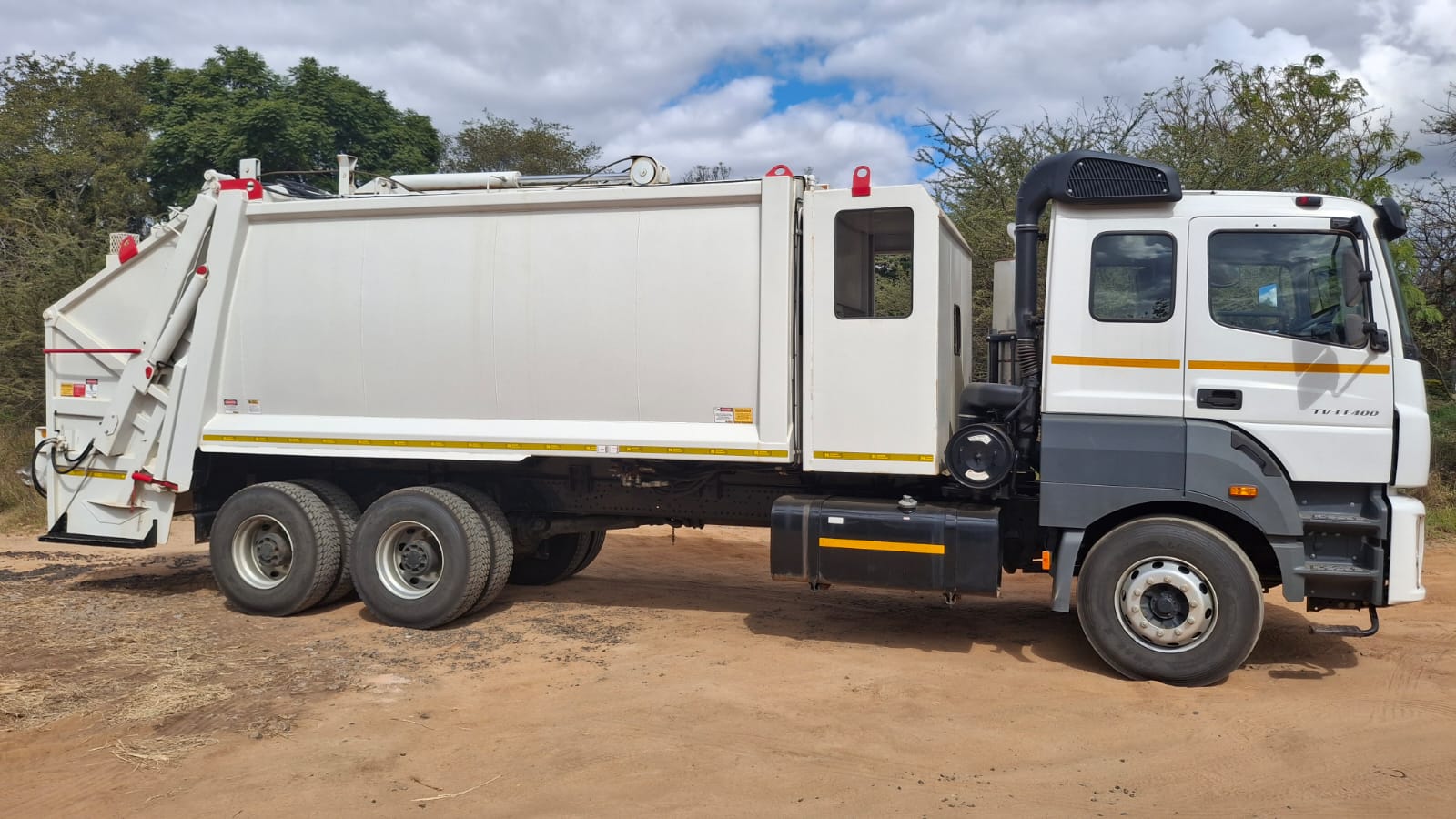 Fuso Compactor 33-400 6x4
